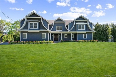 Welcome to this exceptional custom Colonial, built in 2019 and - photo 1