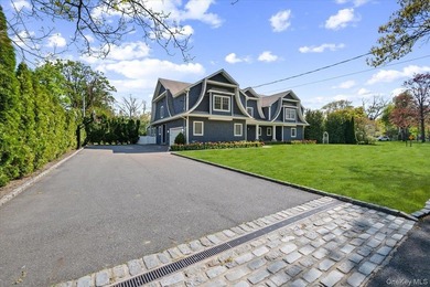 Welcome to this exceptional custom Colonial, built in 2019 and - photo 3