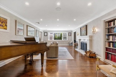 Welcome to this exceptional custom Colonial, built in 2019 and - photo 6