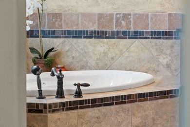 6-Bedroom Home with Private Suite in Gated Golf Community - photo 25