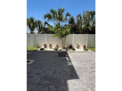 Virtually Staged. Welcome to this beautifully designed townhouse - photo 28