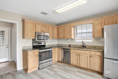 Welcome to this beautifully maintained 3-bedroom, 2-bath home - photo 6