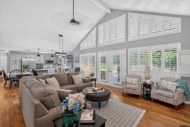 Experience fabulous resort-style living in this immaculate and - photo 13