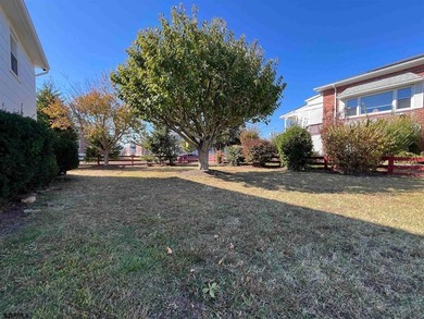 Chelsea Heights Opportunity & Two single family homes side by - photo 17