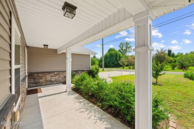 Welcome to 3025 Sarasota Avenue, a beautifully maintained - photo 4
