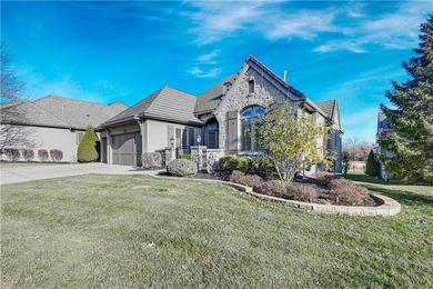 Meticulously maintained, maintenance-provided villa in the - photo 1
