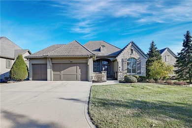 Meticulously maintained, maintenance-provided villa in the - photo 3