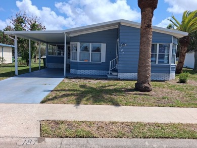 **FULLY REMODELED** Spacious 1,450 sq ft -- 2 Bedroom, 2 Bath - photo 4