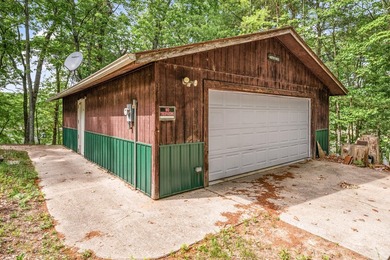 Escape to the quiet side of lake living. This 3-bedroom, 2-bath - photo 36