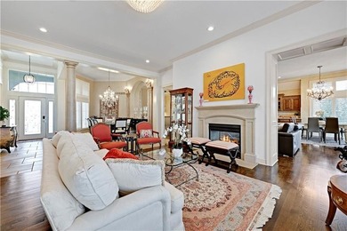 Meticulously maintained, maintenance-provided villa in the - photo 8