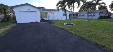(private lake, pond, coastal) Home For Sale in Lake Worth Florida