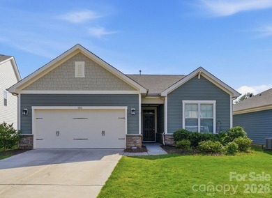 Here is that hard-to-find, charming one-floor home near Wesley - photo 1