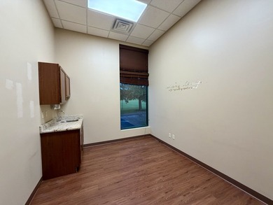 Premium Medical Office Space with High-End Finishes. Move-in - photo 15