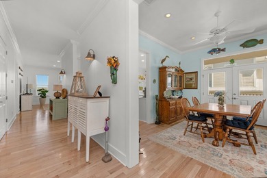 Blending relaxed elegance with unmistakable waterfront charm - photo 17