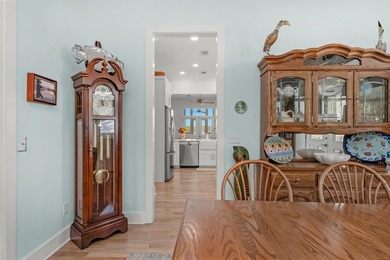 Blending relaxed elegance with unmistakable waterfront charm - photo 20
