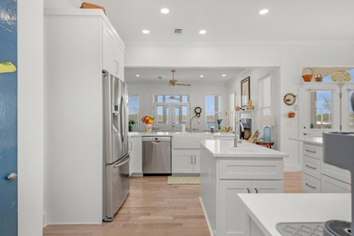 Blending relaxed elegance with unmistakable waterfront charm - photo 21