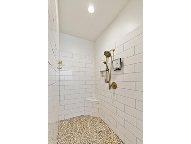 Stunning extended Amethyst model offering over 3,000 sq ft with - photo 26