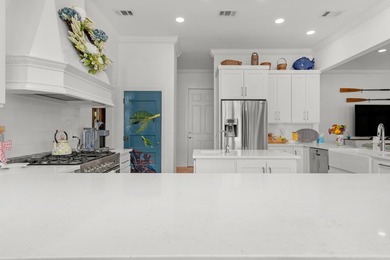 Blending relaxed elegance with unmistakable waterfront charm - photo 28