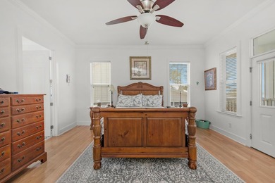 Blending relaxed elegance with unmistakable waterfront charm - photo 40