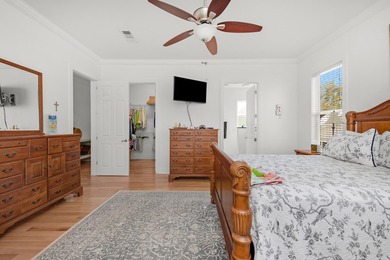 Blending relaxed elegance with unmistakable waterfront charm - photo 42
