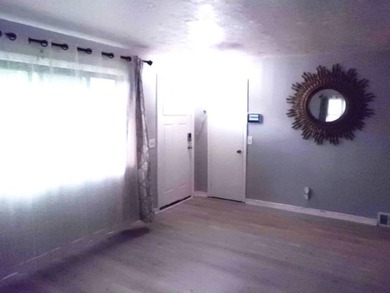 Investor opportunity- Endless potential in a prime location - photo 3