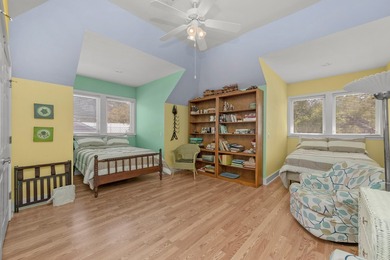 Blending relaxed elegance with unmistakable waterfront charm - photo 51