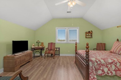 Blending relaxed elegance with unmistakable waterfront charm - photo 54