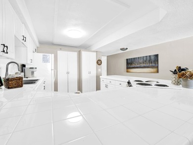 Welcome to Shoreline Towers 2064. This spacious gulf front unit - photo 9