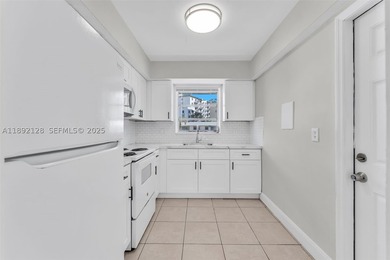 Beautiful 2 bed, 2 bath condo in the desirable Village at - photo 2