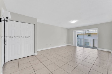 Beautiful 2 bed, 2 bath condo in the desirable Village at - photo 4
