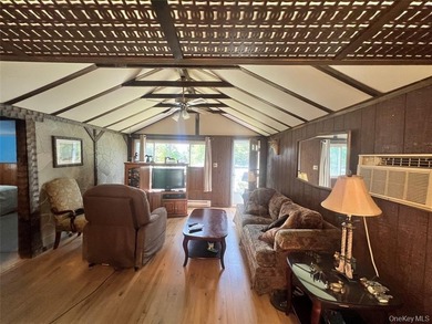 Welcome to this well-loved and beautifully maintained - photo 4