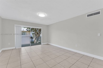 Beautiful 2 bed, 2 bath condo in the desirable Village at - photo 5