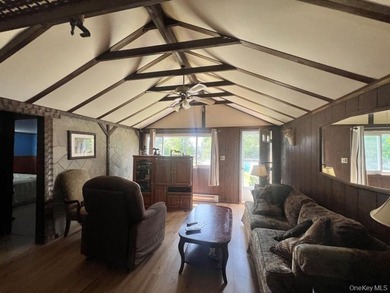 Welcome to this well-loved and beautifully maintained - photo 5