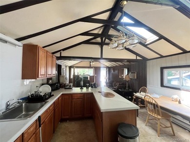 Welcome to this well-loved and beautifully maintained - photo 7
