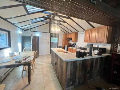 Welcome to this well-loved and beautifully maintained - photo 8