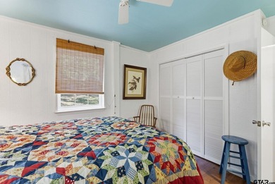 Beautifully positioned on a private stretch of Lake Jacksonville - photo 13