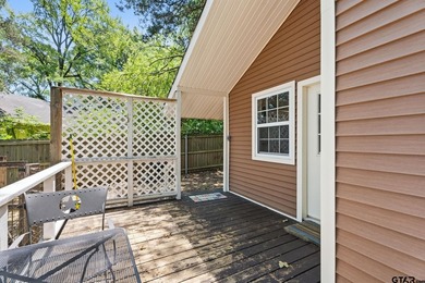 Beautifully positioned on a private stretch of Lake Jacksonville - photo 23