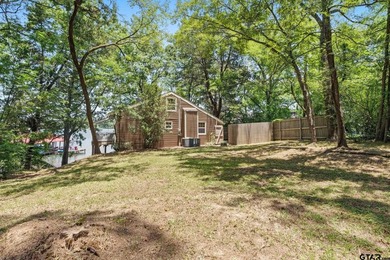 Beautifully positioned on a private stretch of Lake Jacksonville - photo 26