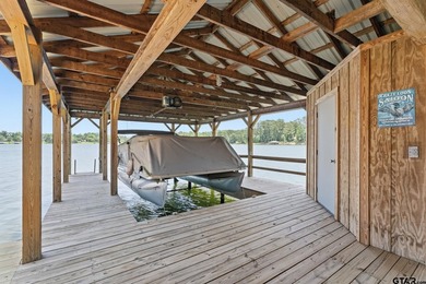Beautifully positioned on a private stretch of Lake Jacksonville - photo 31