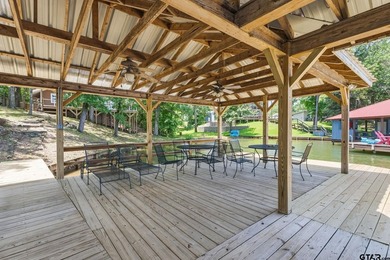 Beautifully positioned on a private stretch of Lake Jacksonville - photo 32