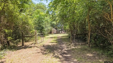 Beautifully positioned on a private stretch of Lake Jacksonville - photo 35