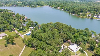Beautifully positioned on a private stretch of Lake Jacksonville - photo 37