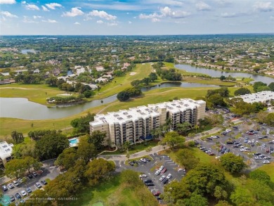 Lake Condo For Sale in Weston, Florida