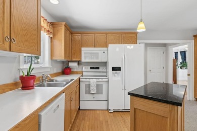 Beautifully maintained and ideally located in North Deering - photo 11