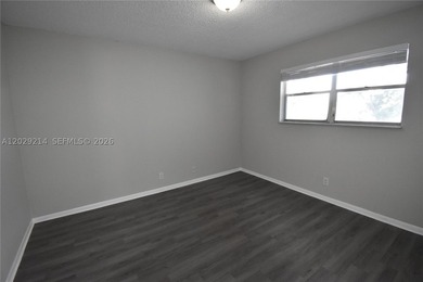 Move in ready 2-bedroom 2 bath condo offers a modern kitchen - photo 20