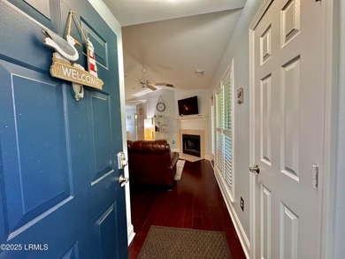 Beautiful Penthouse Villa, fully furnished and Just Painted! - photo 1