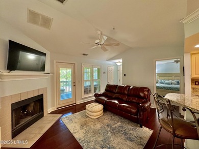 Beautiful Penthouse Villa, fully furnished and Just Painted! - photo 3