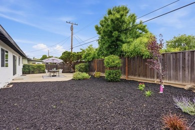 Welcome to this charming and move-in-ready 3-bedroom, 2-bath - photo 33