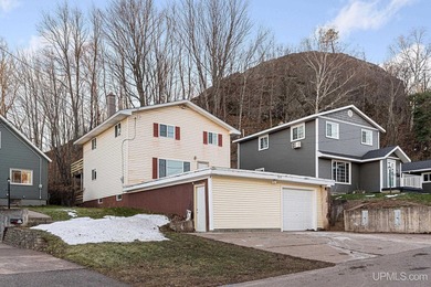 Lake Bancroft Home Active Under Contract in Ishpeming Michigan