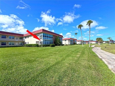RARE FIND...1st Floor remodeled 2 Bed/2 Bath partially furnished - photo 3